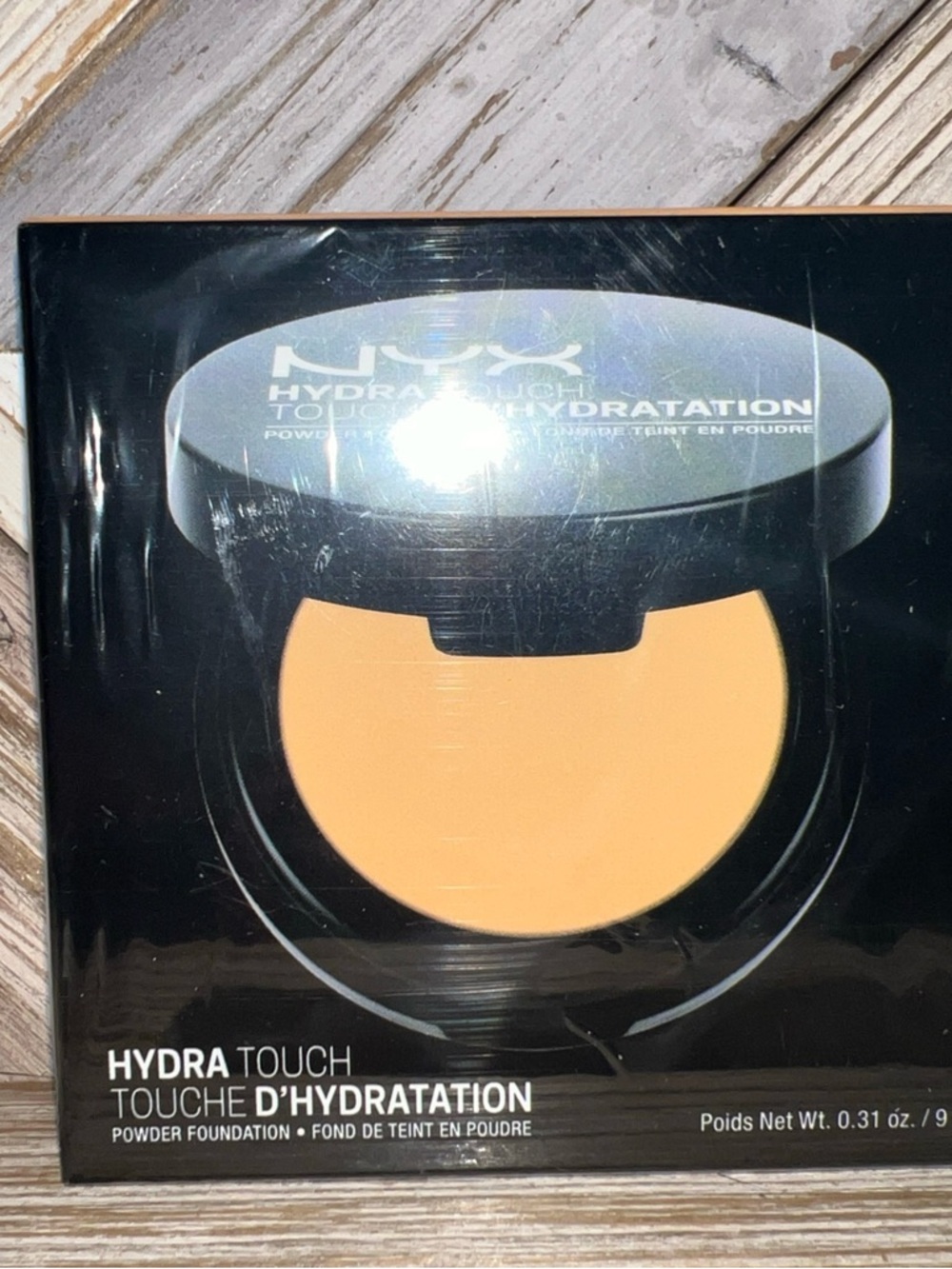NYX Hydra Touch Powder Foundation - HTPF 10 Amber